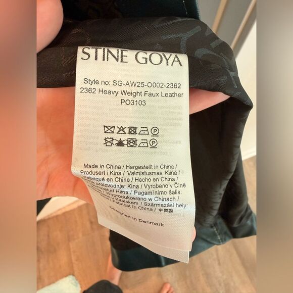 Stine Goya DROPPED SHOULDER HIGH COLLAR COAT - DARK GREEN, size XS - Picture 12 of 16